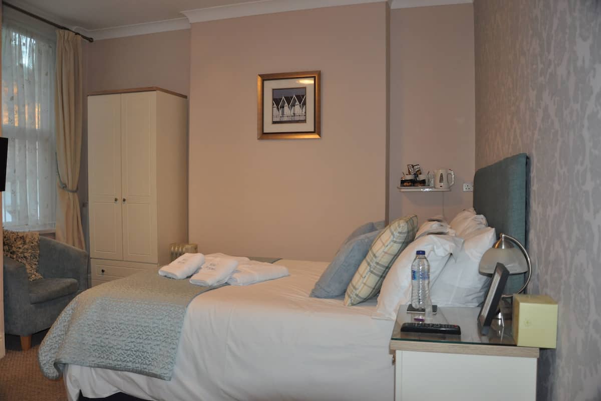 Doppelzimmer, mit Bad | 1 Schlafzimmer, Bettwäsche aus ägyptischer Baumwolle