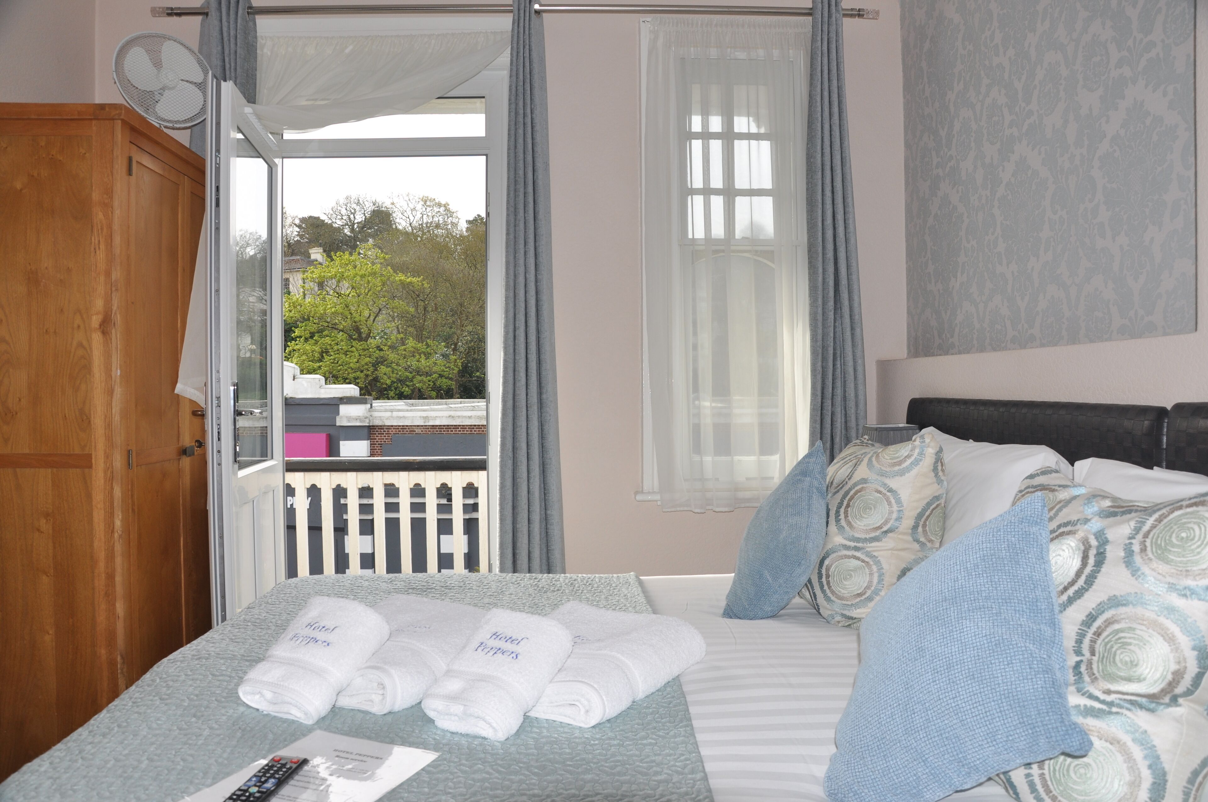 double room with super king size bed, with balcony | egyptian cotton sheets, premium bedding, select comfort beds