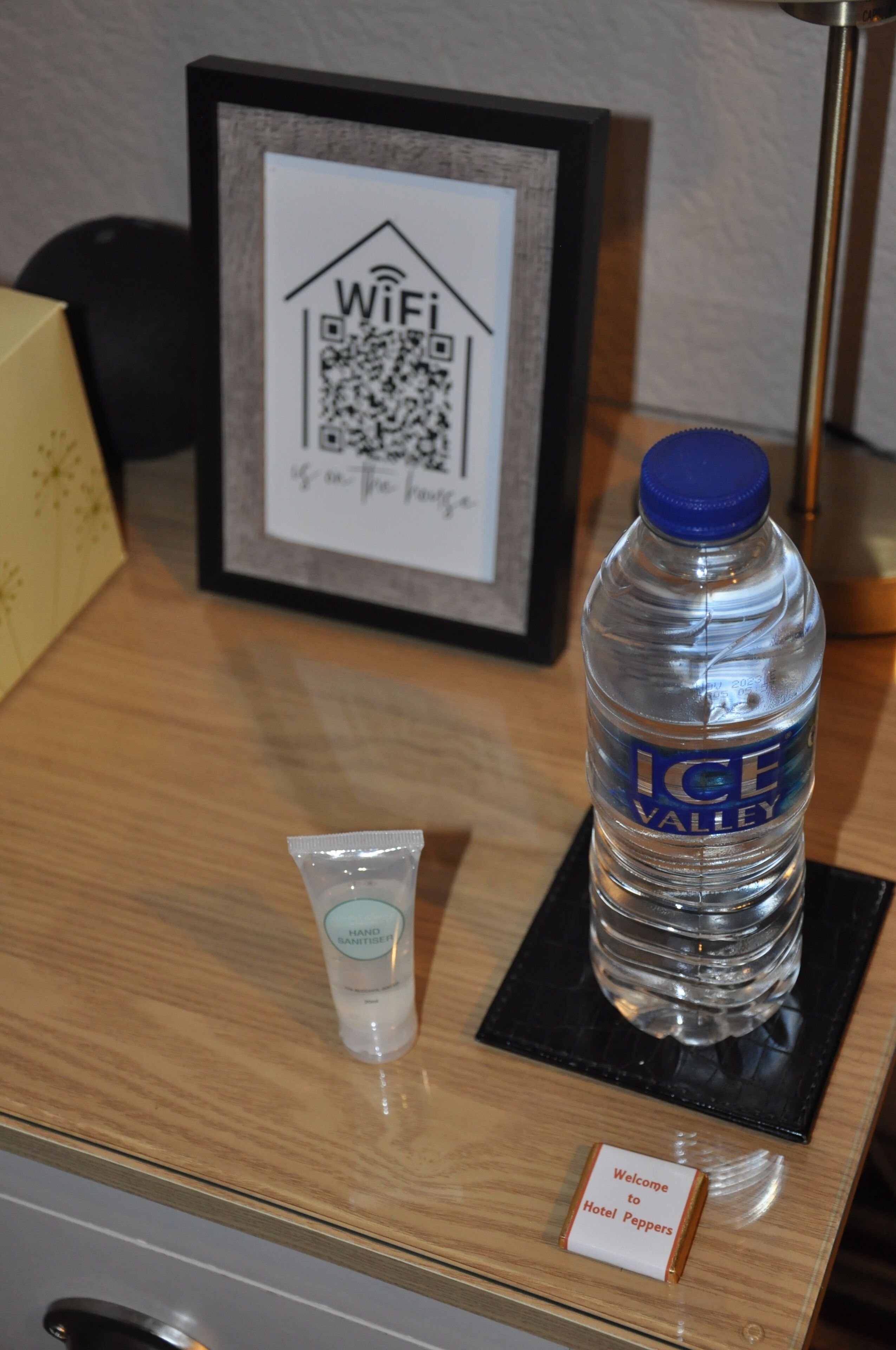 standard single room, ensuite | egyptian cotton sheets, premium bedding, select comfort beds