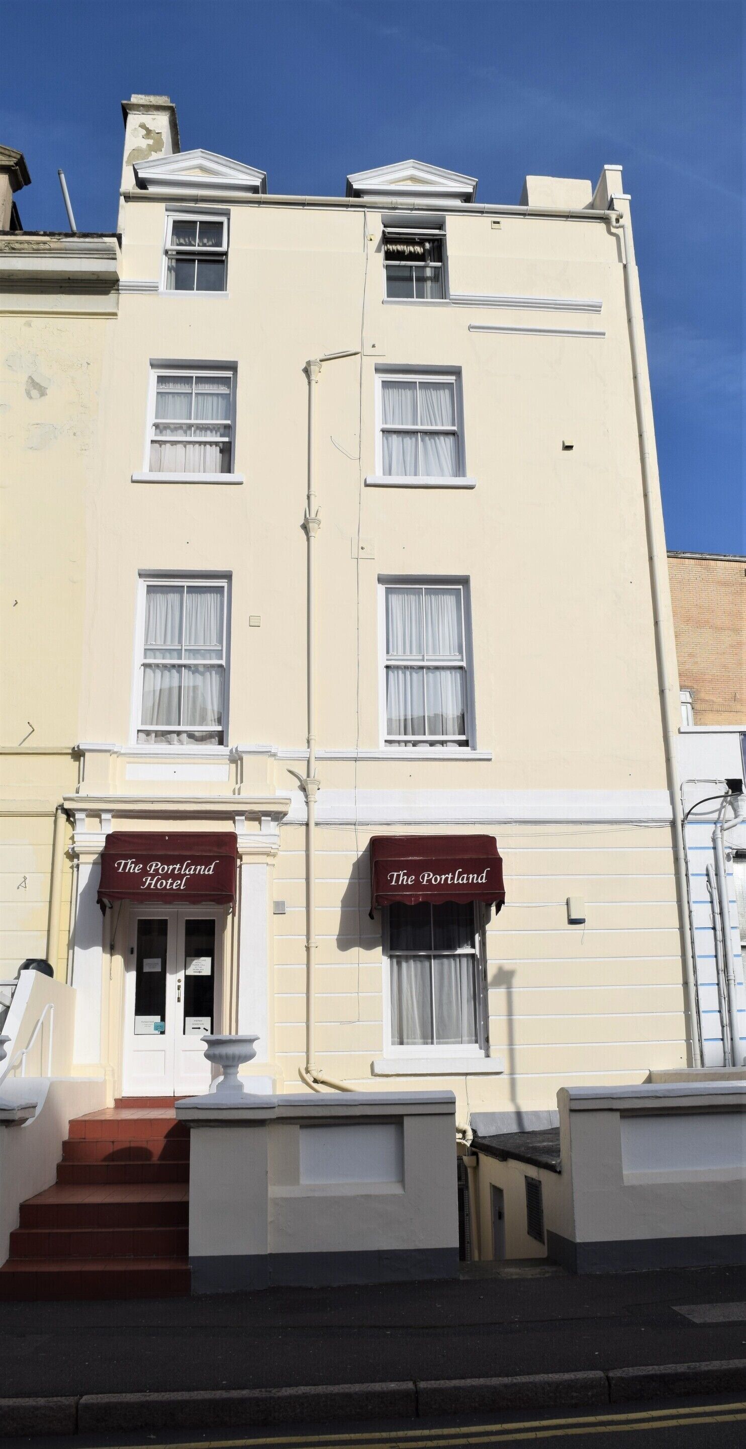 المنشأة من الخارج