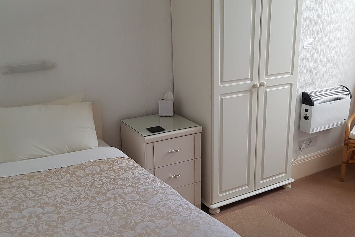 Eenpersoonskamer, en-suite badkamer