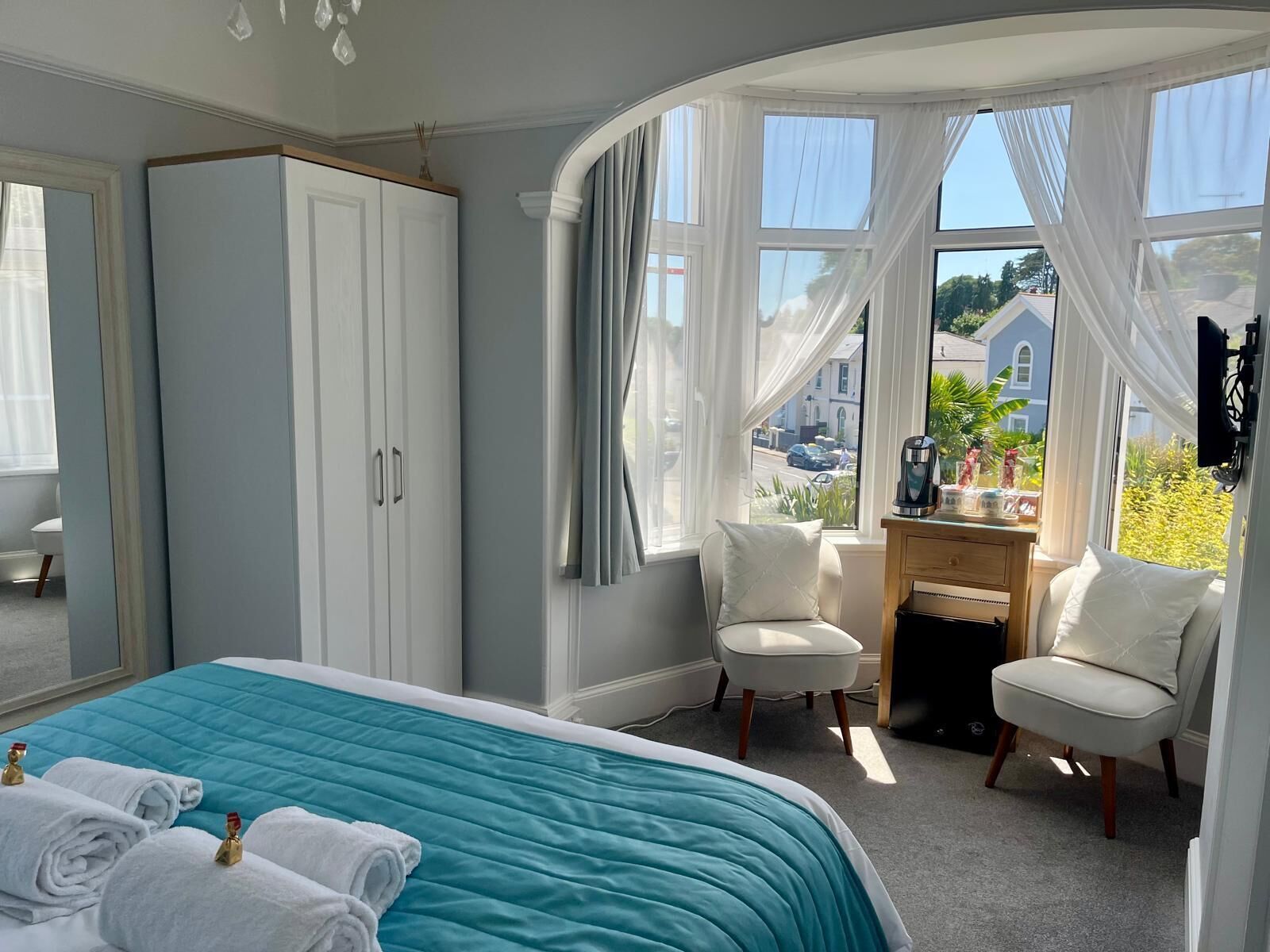 Luxury Double Room, 1 King Bed, Room 1 | 高档床上用品、Select Comfort 床、遮光窗帘、熨斗/熨衣板