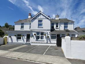 Fachada de la propiedad