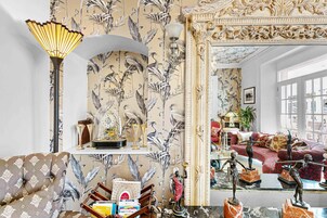 Kawasan tempat duduk lobi