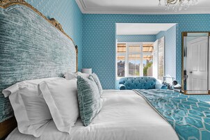 Superior Double Room | Peralatan tempat tidur premium, busa memori, dihias secara berasingan 