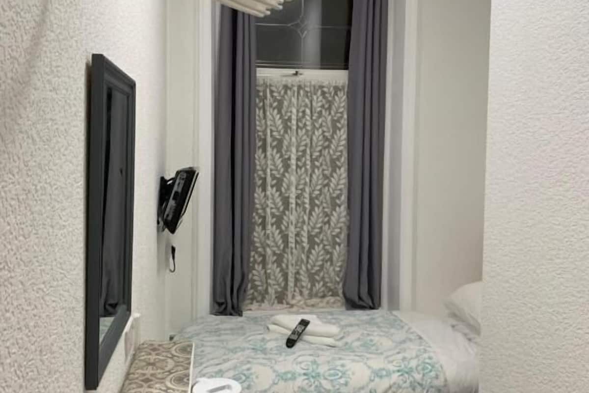 single room | in-room safe, iron/ironing board, free wifi