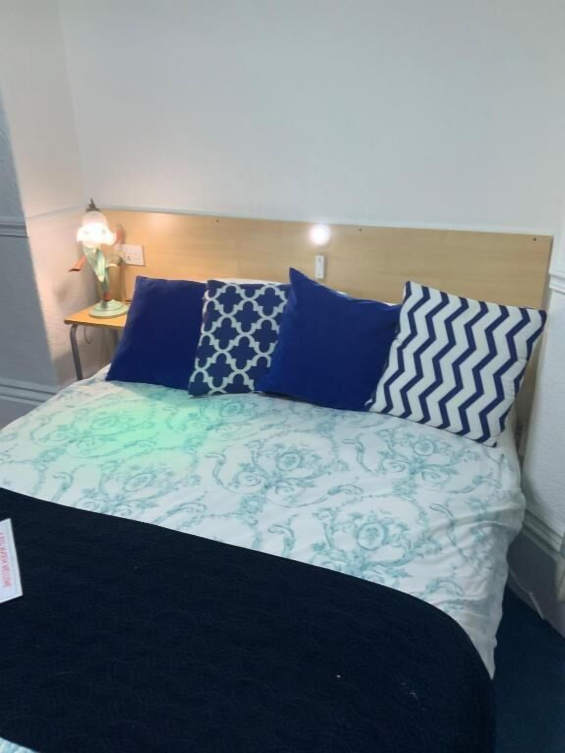 double room | in-room safe, iron/ironing board, free wifi