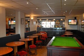 Bar (in der Unterkunft)