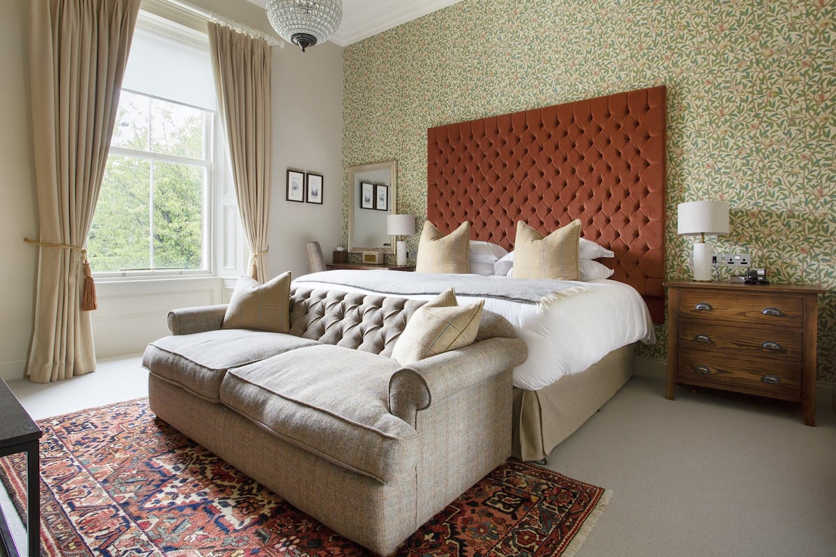 The House Executive Room (located at 5 Hampton Terrace)