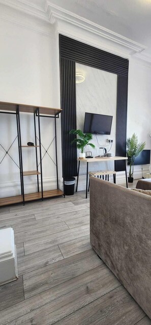 Kamar Quadruple Standar, ensuite, pemandangan laut | Wi-Fi gratis dan seprai linen