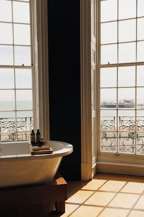 Chambre Double Signature, 1 très grand lit, vue mer