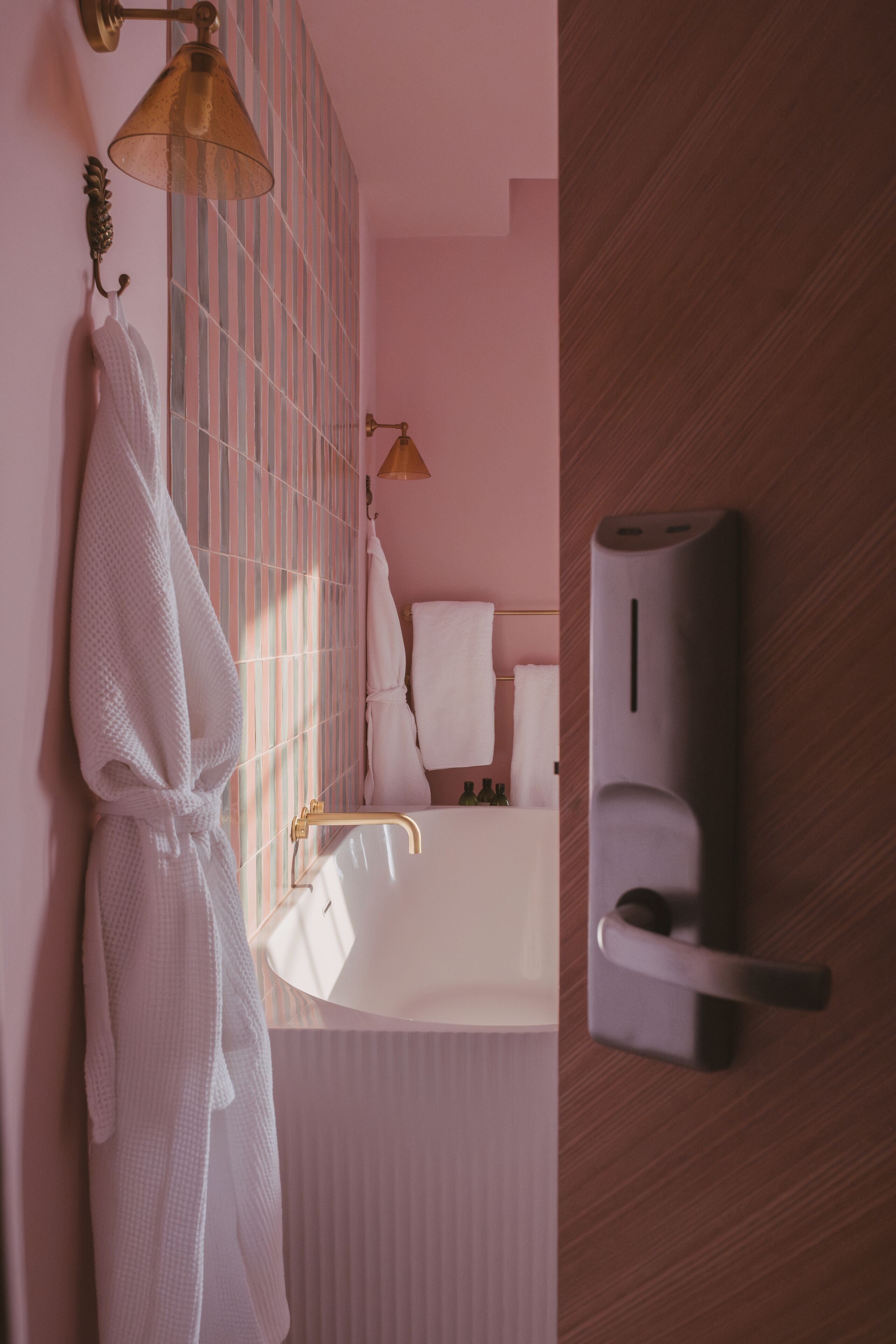 luxury double room, 1 king bed, bathtub, sea view | bathroom | designer toiletries, hair dryer, bathrobes, slippers