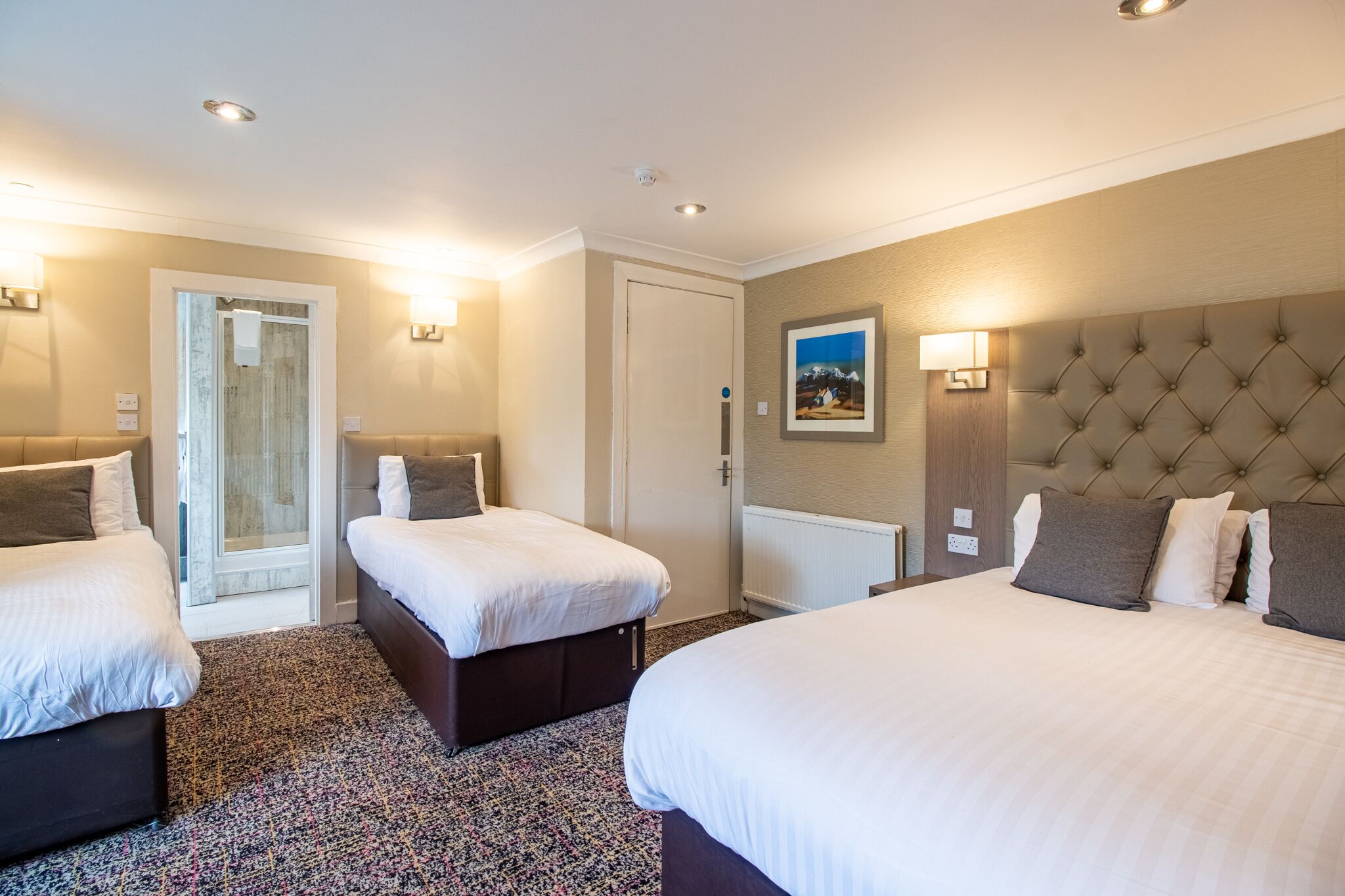 quadruple room | in-room safe, desk, iron/ironing board, free wifi