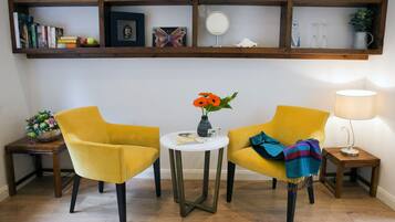 Garden Suite | Iron/ironing board, free WiFi, bed sheets