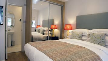 Garden Suite | Iron/ironing board, free WiFi, bed sheets