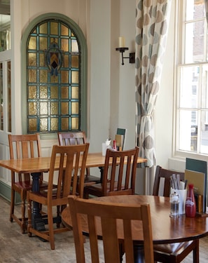 Restaurant - Lamb Hotel by Greene King Inns (Ely)