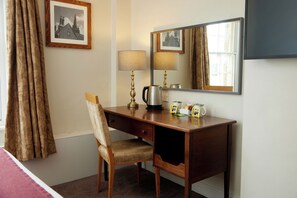 Desk, iron/ironing board, free WiFi, bed sheets - Lamb Hotel by Greene King Inns (Ely)