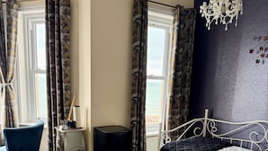 WiFi (free), bed sheets - Atlanta Guesthouse (Eastbourne)