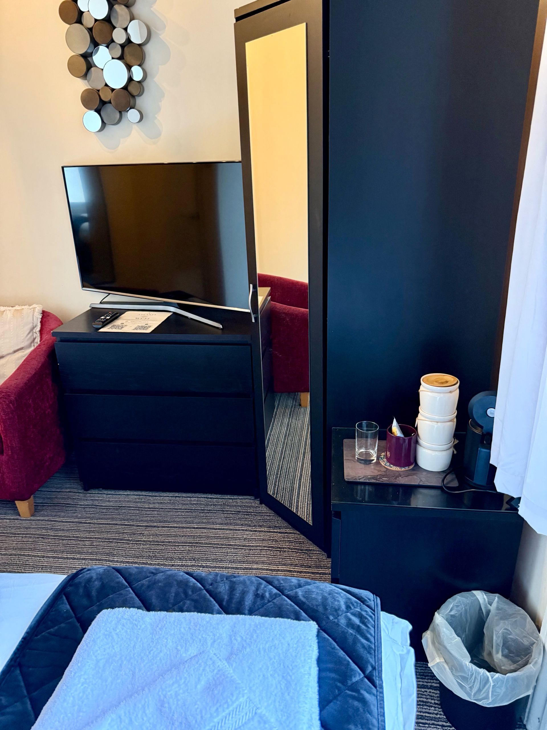 Superior Single Room | WiFi (free), bed sheets