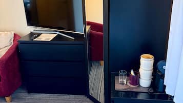 Superior Single Room | WiFi (free), bed sheets