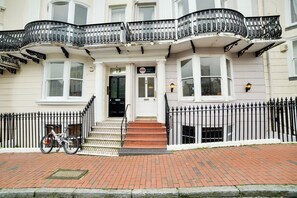 واجهة المنشأة