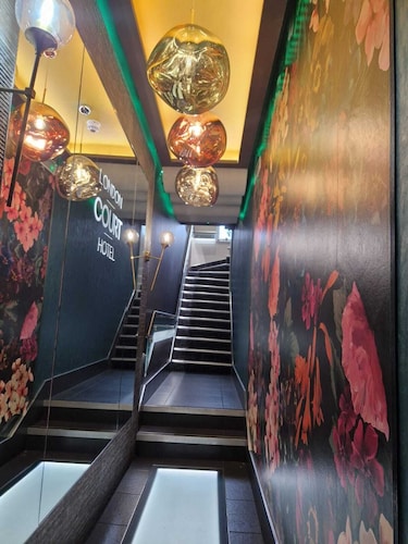 London Court Hotel