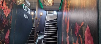 London Court Hotel