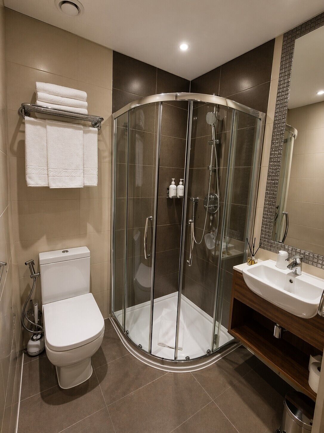 Photo - London Court Hotel