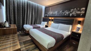 Classic Triple Room | Premium bedding, in-room safe, desk, soundproofing