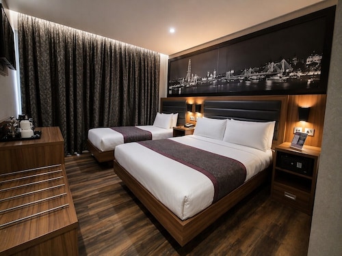 London Court Hotel