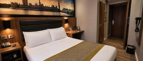 Classic-dobbeltværelse | Premium-sengetøj, pengeskab på værelset, skrivebord, lydisolering