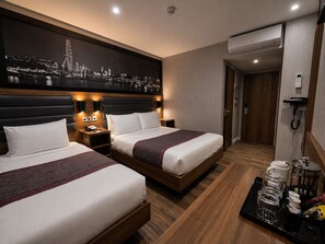 Premium bedding, in-room safe, desk, soundproofing - London Court Hotel (London)