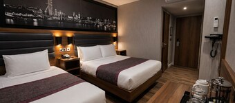 London Court Hotel