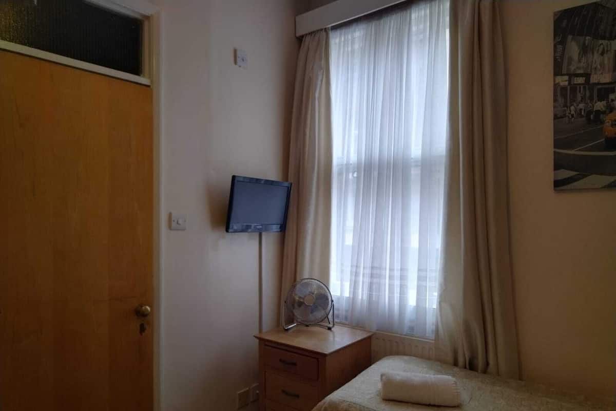 Economy İki Ayrı Yataklı Oda, Banyolu/Duşlu