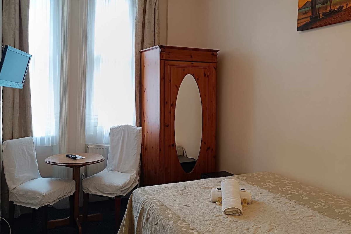 Standard Tek Büyük Yataklı Oda, Banyolu/Duşlu