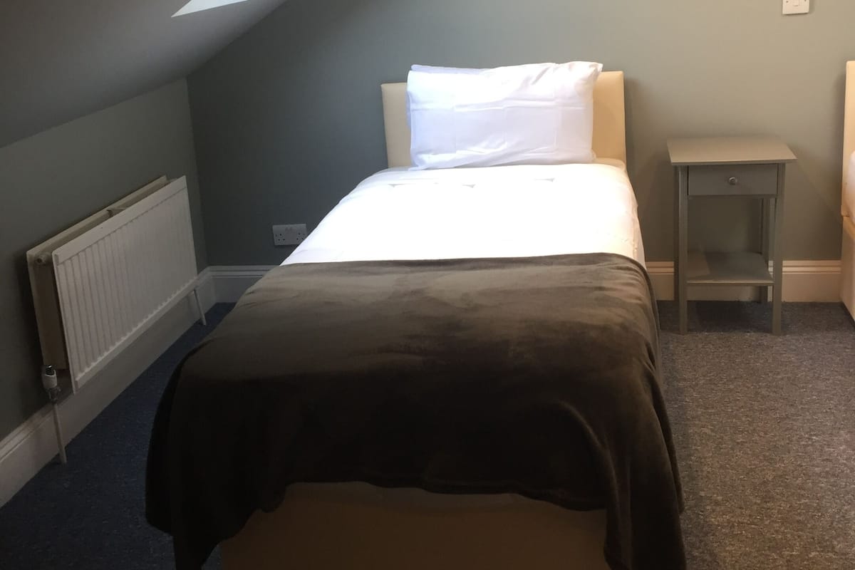 Deluxe Dört Kişilik Oda, Banyolu/Duşlu