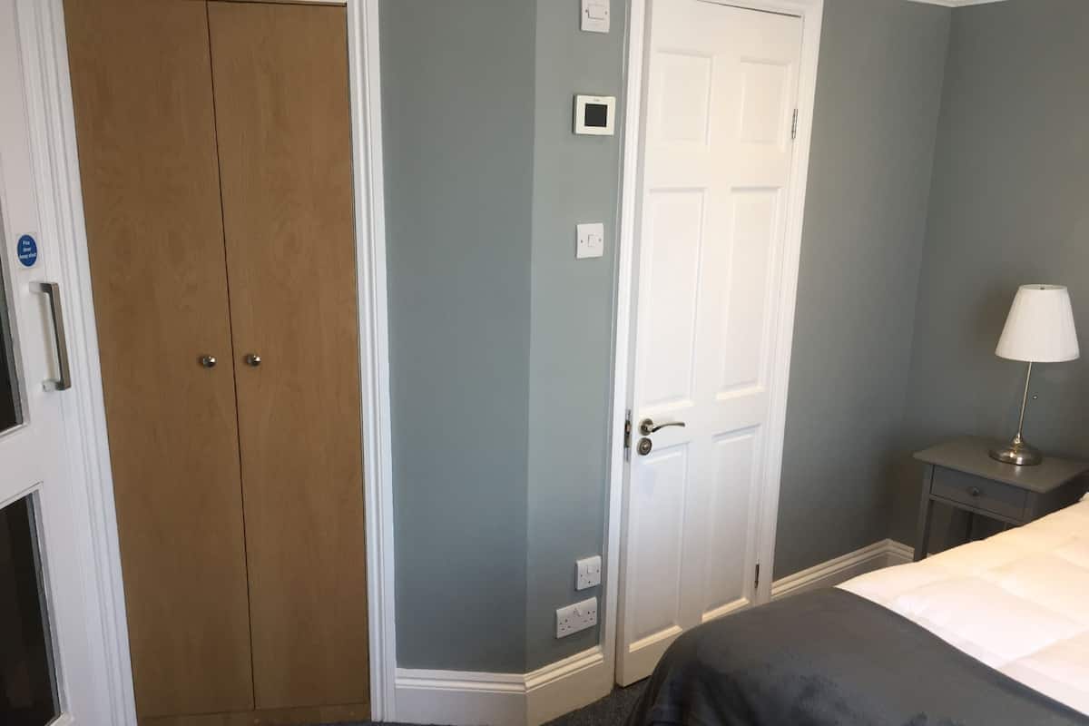 Deluxe Tek Büyük Yataklı Oda, Banyolu/Duşlu