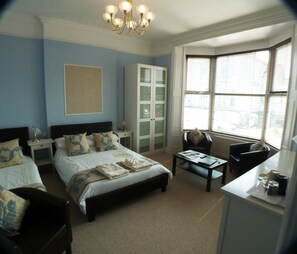 Superior Twin Room | Iron/ironing board, free WiFi - Snowdon House (Shanklin)