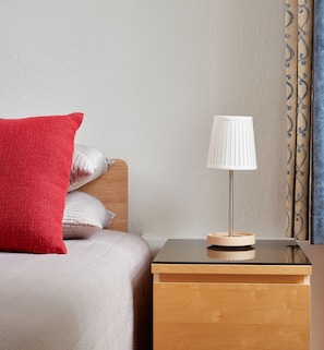 Chambre Double, salle de bains attenante | Bureau, fer et planche à repasser, lits bébé (gratuits), Wi-Fi gratuit