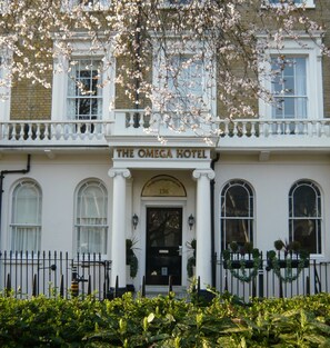 Property entrance - The Omega (London)