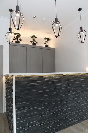 Mostrador para check-in y check-out