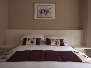 Standard Double Room, Ensuite - Highclere Hotel (Ascot)