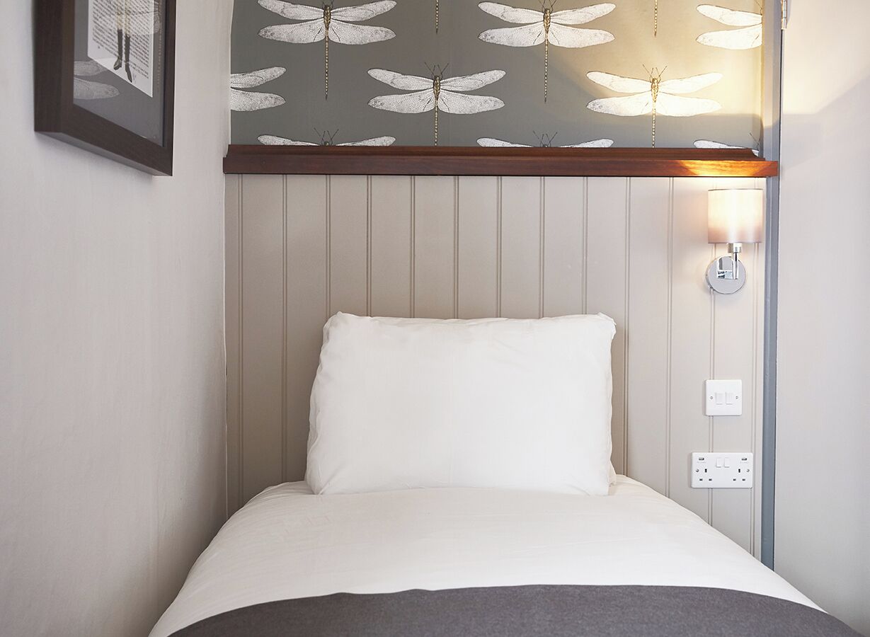 Single Room | Desk, free WiFi