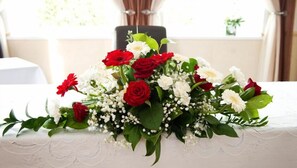 办公桌、熨斗/熨板、婴儿床、免费 WiFi