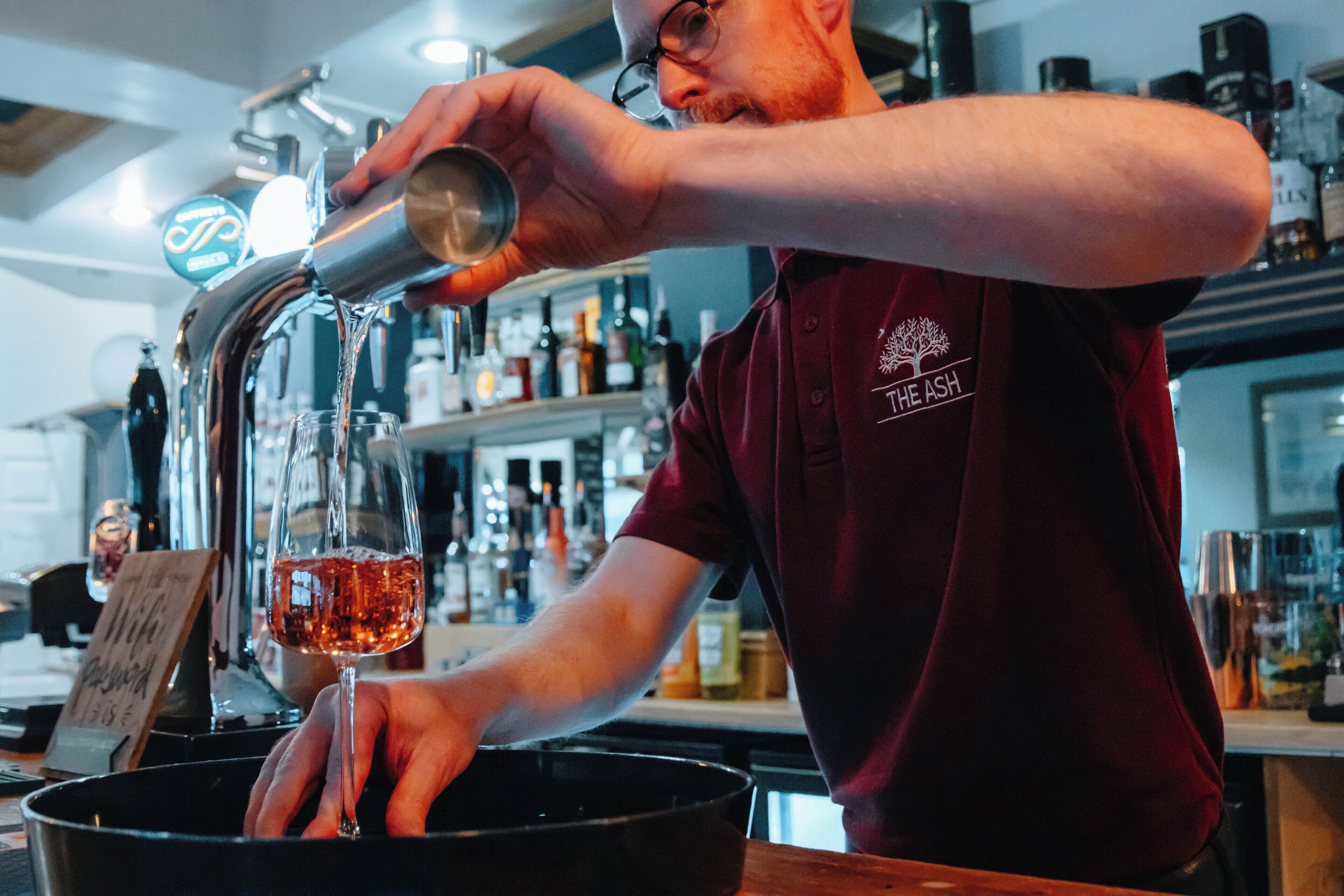 供應早餐、午餐、晚餐；英國菜