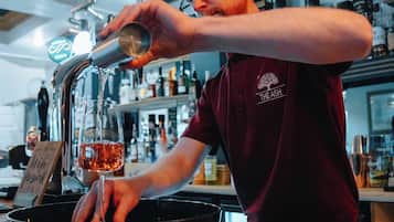 Breakfast, lunch, dinner served; British cuisine