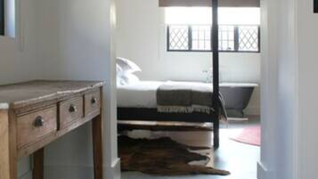 Courtyard Suite | Individually decorated, individually furnished, desk, laptop workspace