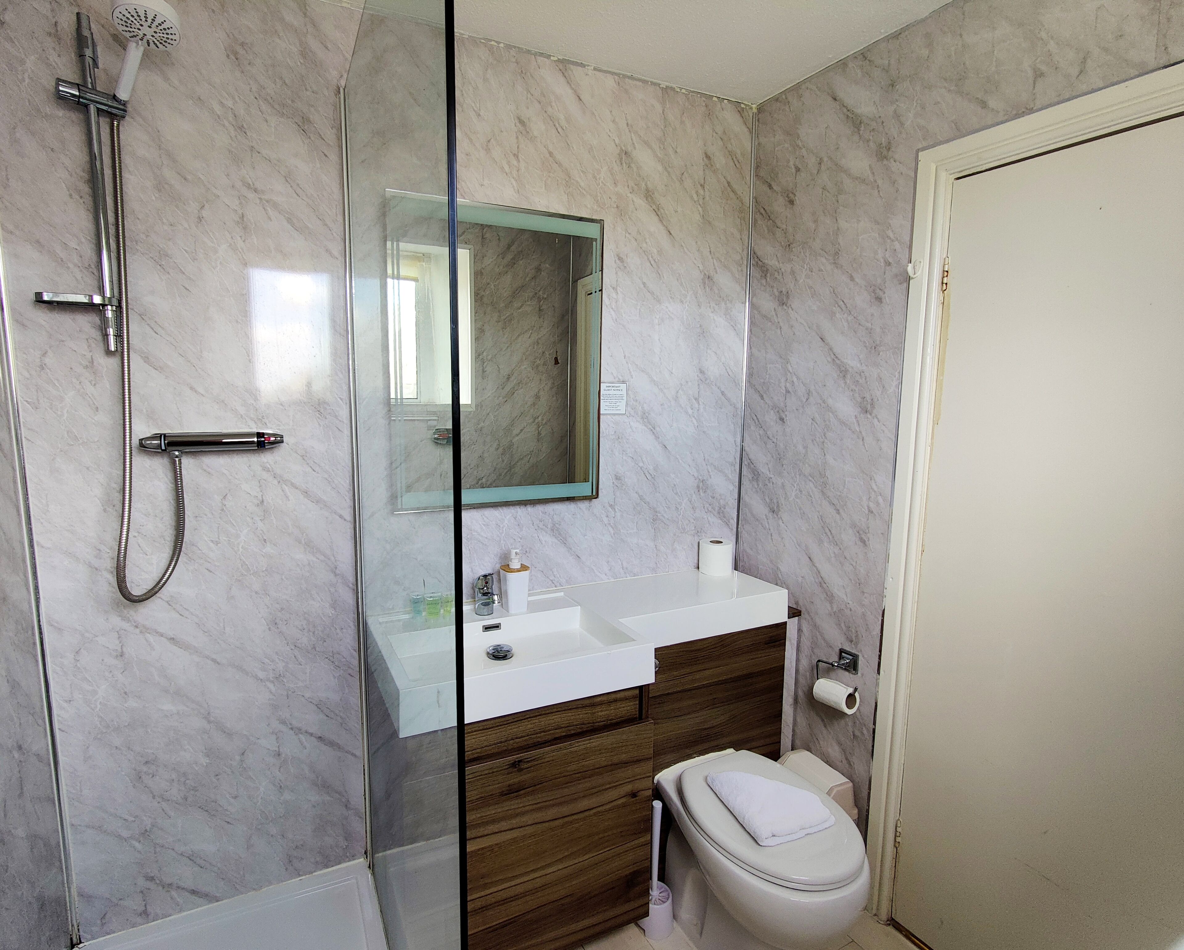 Photo - Wentworth House - Free Parking