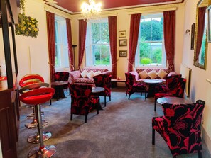 Trung tâm hành chính, văn phòng