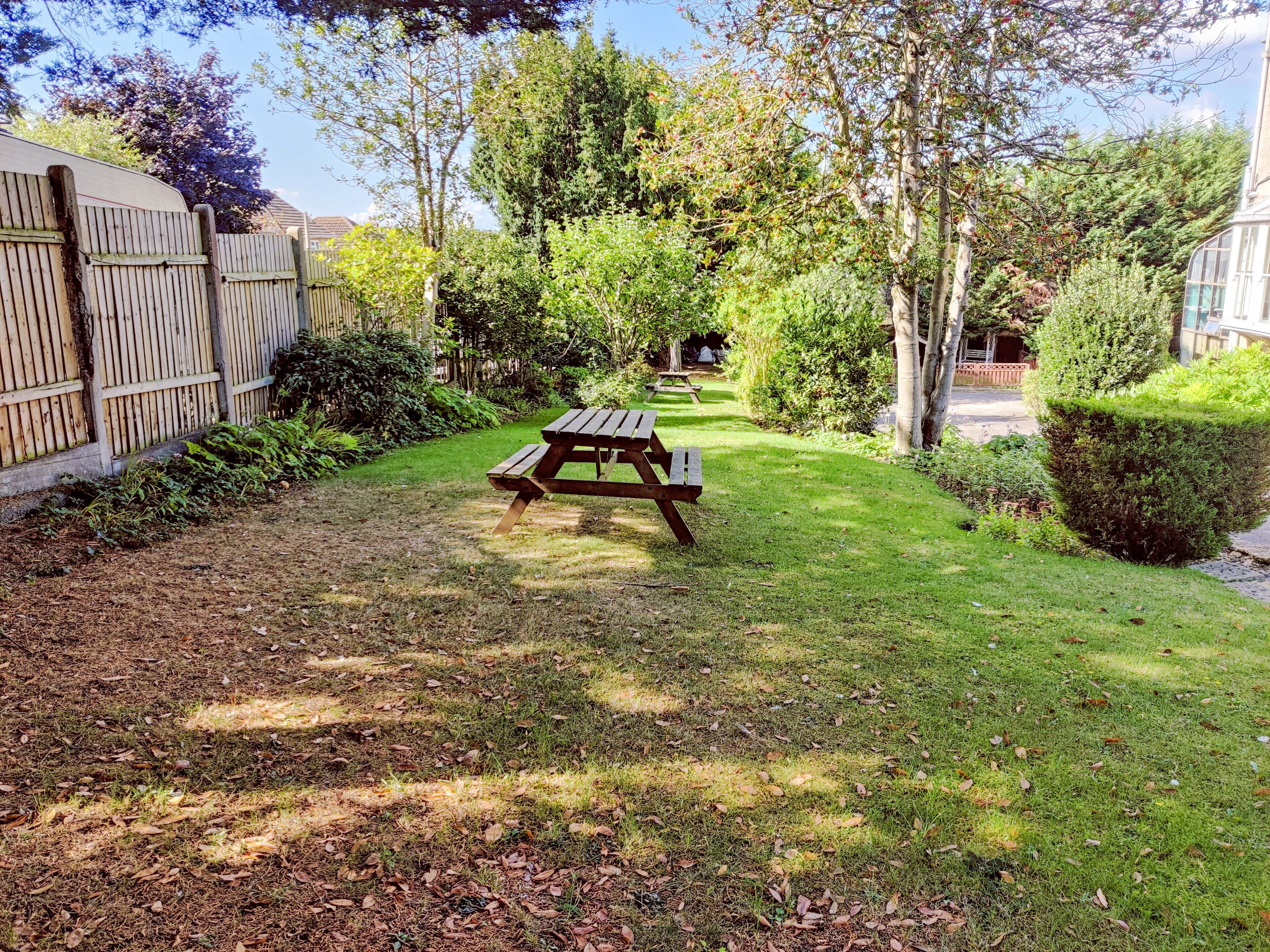 Photo - Wentworth House - Free Parking